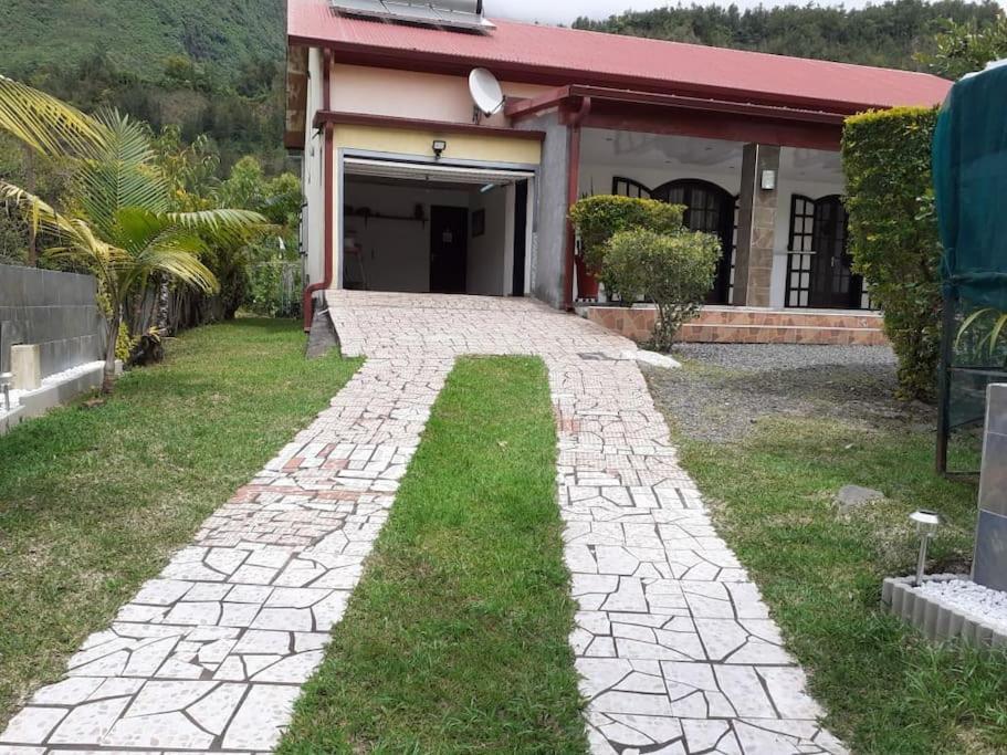 Charmante Maison Au Coeur Des 3 Montagnes Salazie Exteriör bild