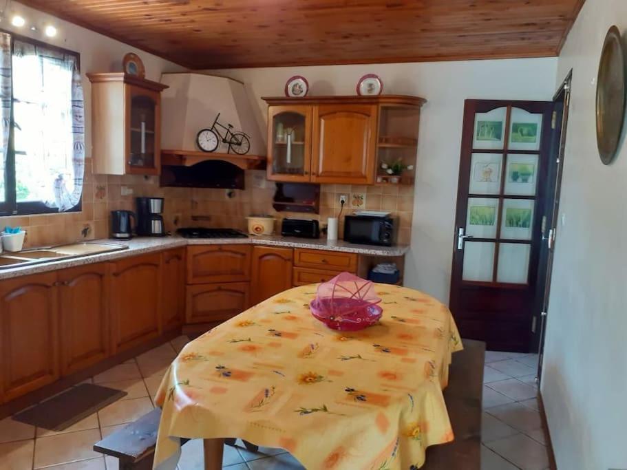 Charmante Maison Au Coeur Des 3 Montagnes Salazie Exteriör bild